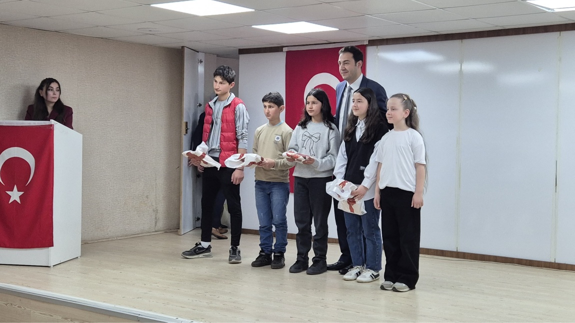 23 Nisan Ulusal Egemenlik ve Çocuk Bayramı şiir ve kompozisyon yarışmasında derece alan öğrencilerimiz.