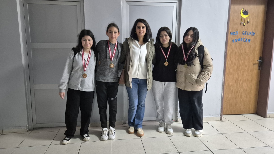 Bocce turnuvasında kız takımından ilçe birinciliği.